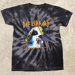 S Def Leppard shirt